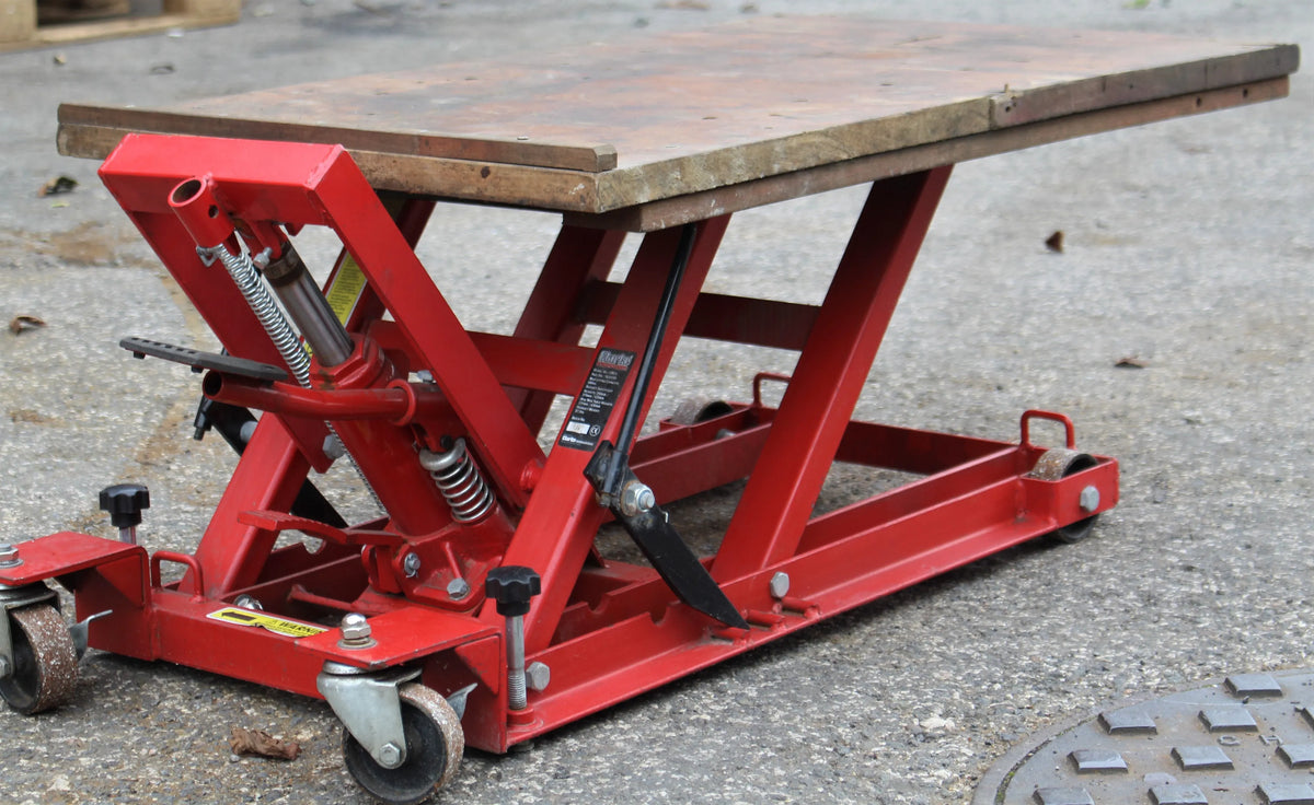 Small hydraulic lift bench