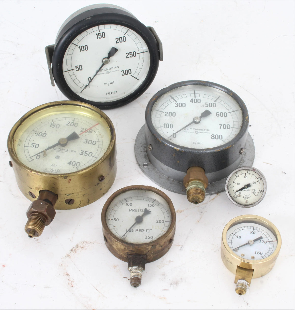 Collection of pressure gauges