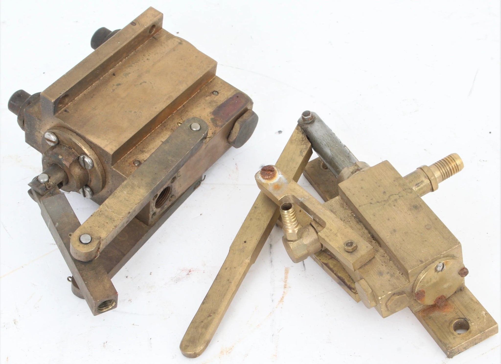 Pair of hand pumps