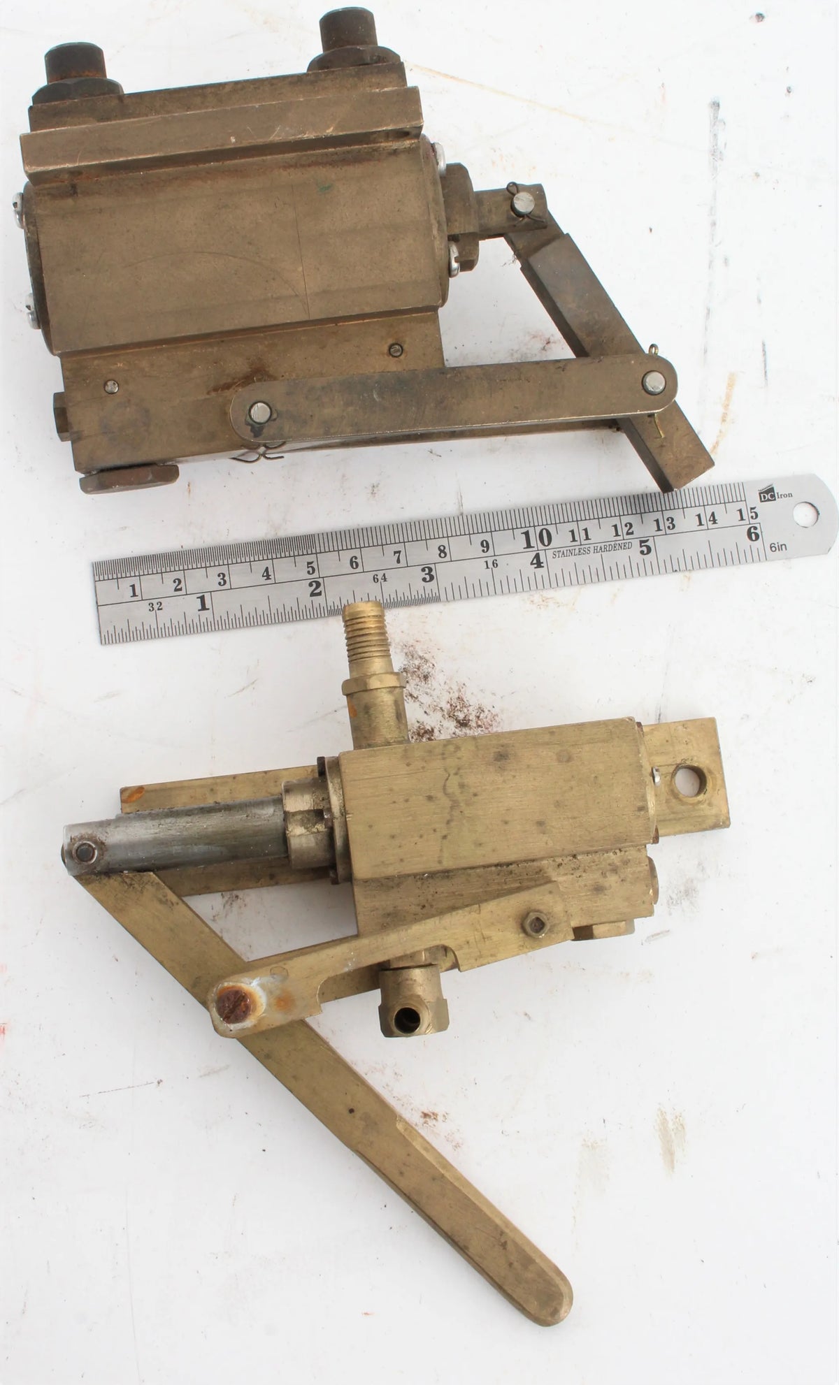 Pair of hand pumps