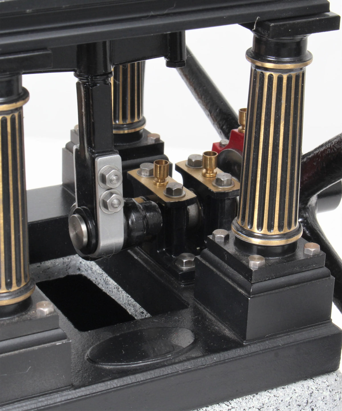 Cotswold Heritage "Titan" table engine