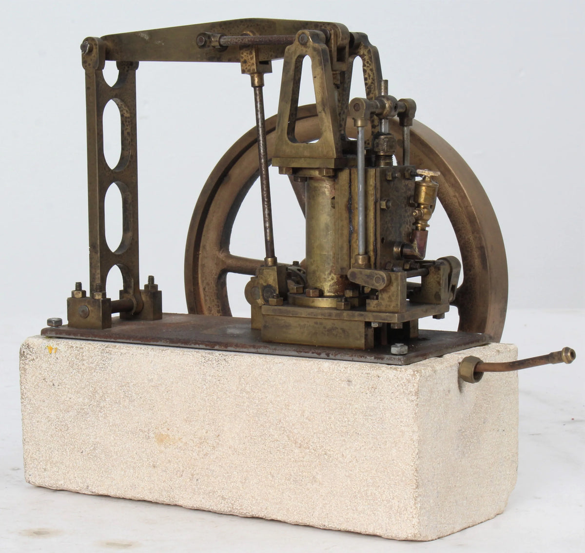 Small half beam engine
