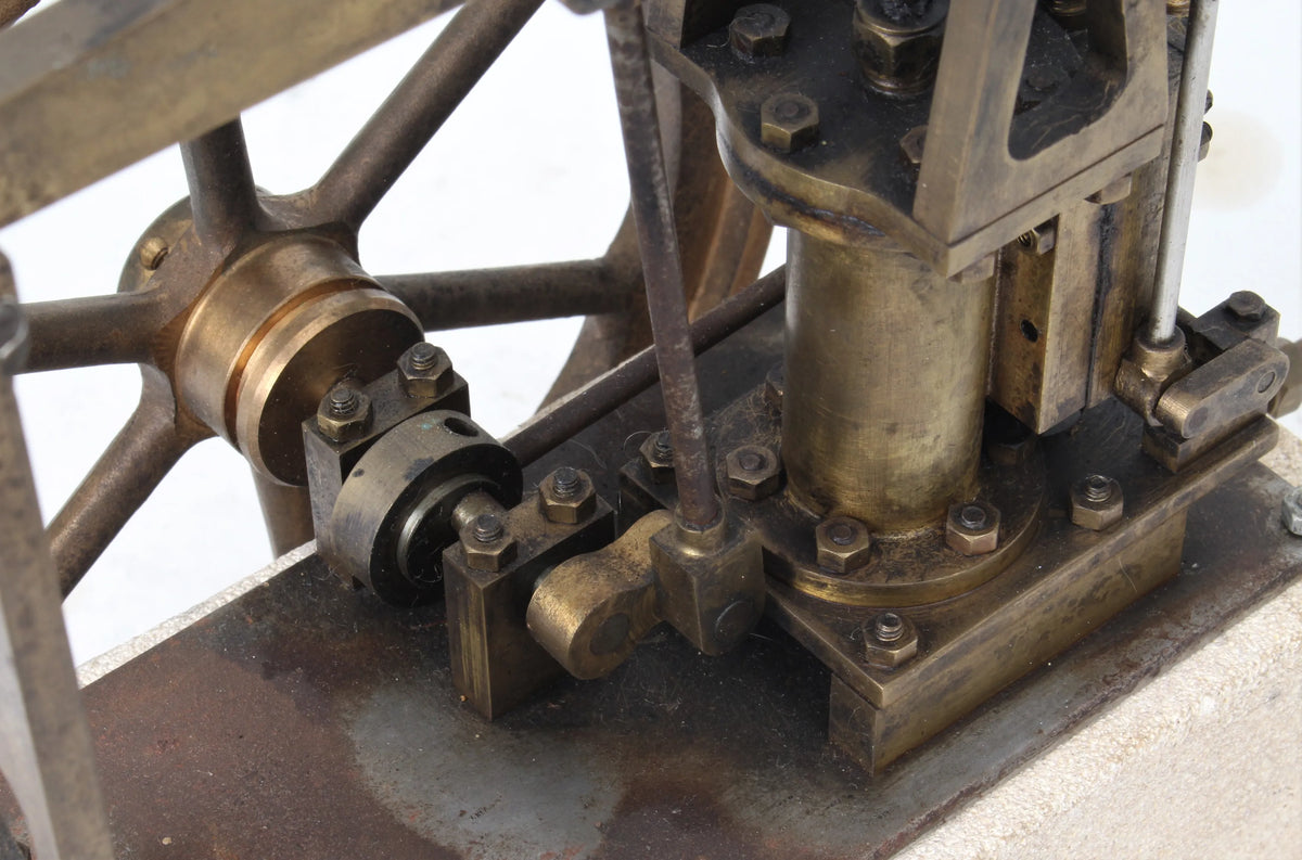 Small half beam engine