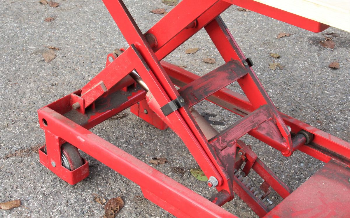 Hydraulic lift trolley