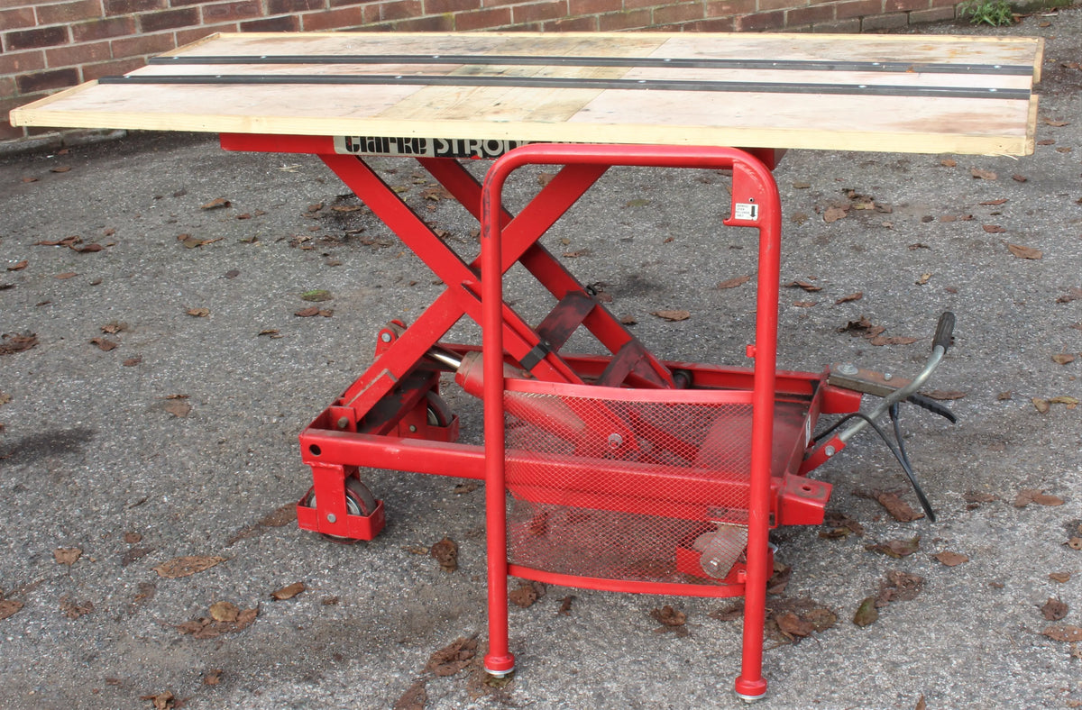 Hydraulic lift trolley
