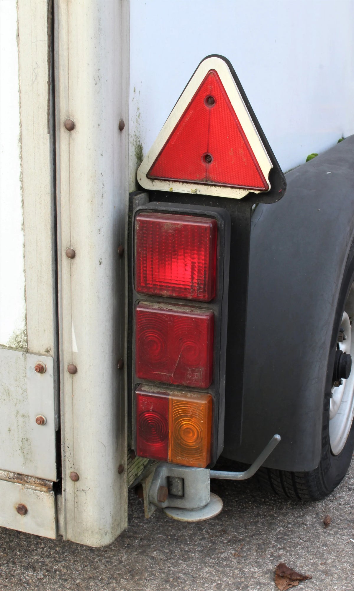 Twin axle box trailer