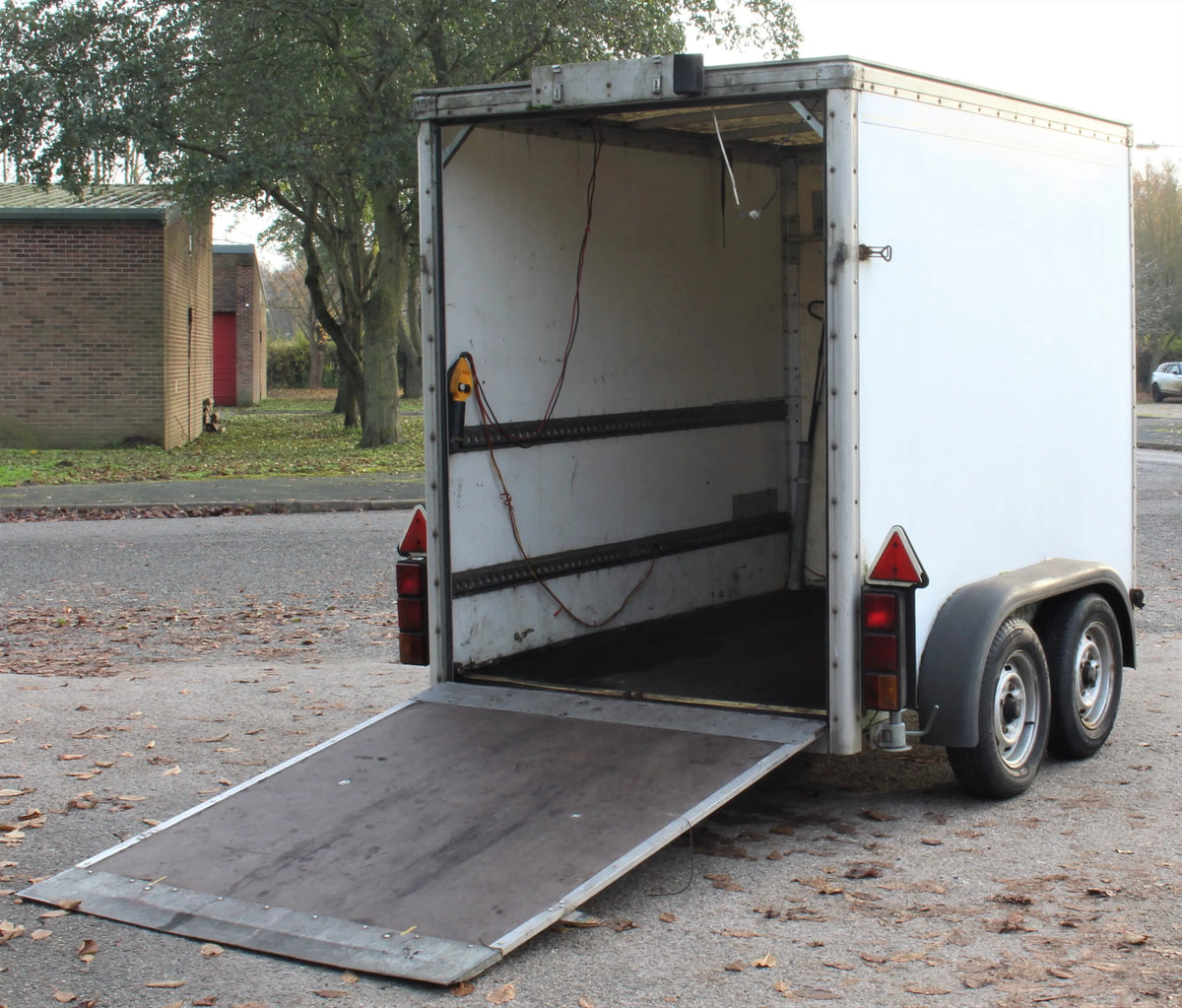 Twin axle box trailer