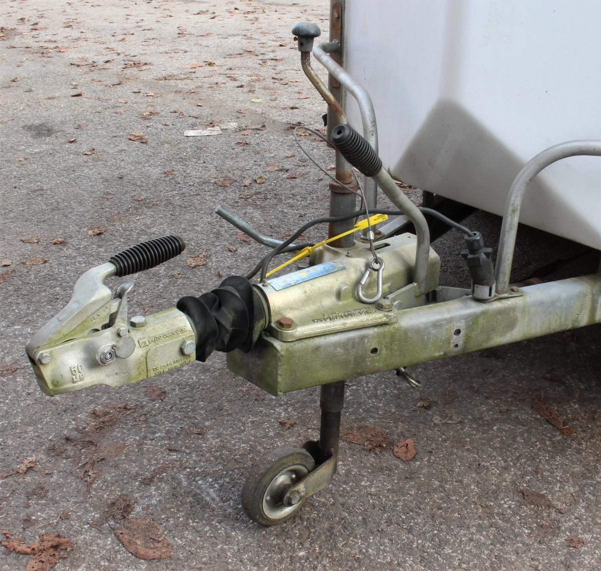 Twin axle box trailer
