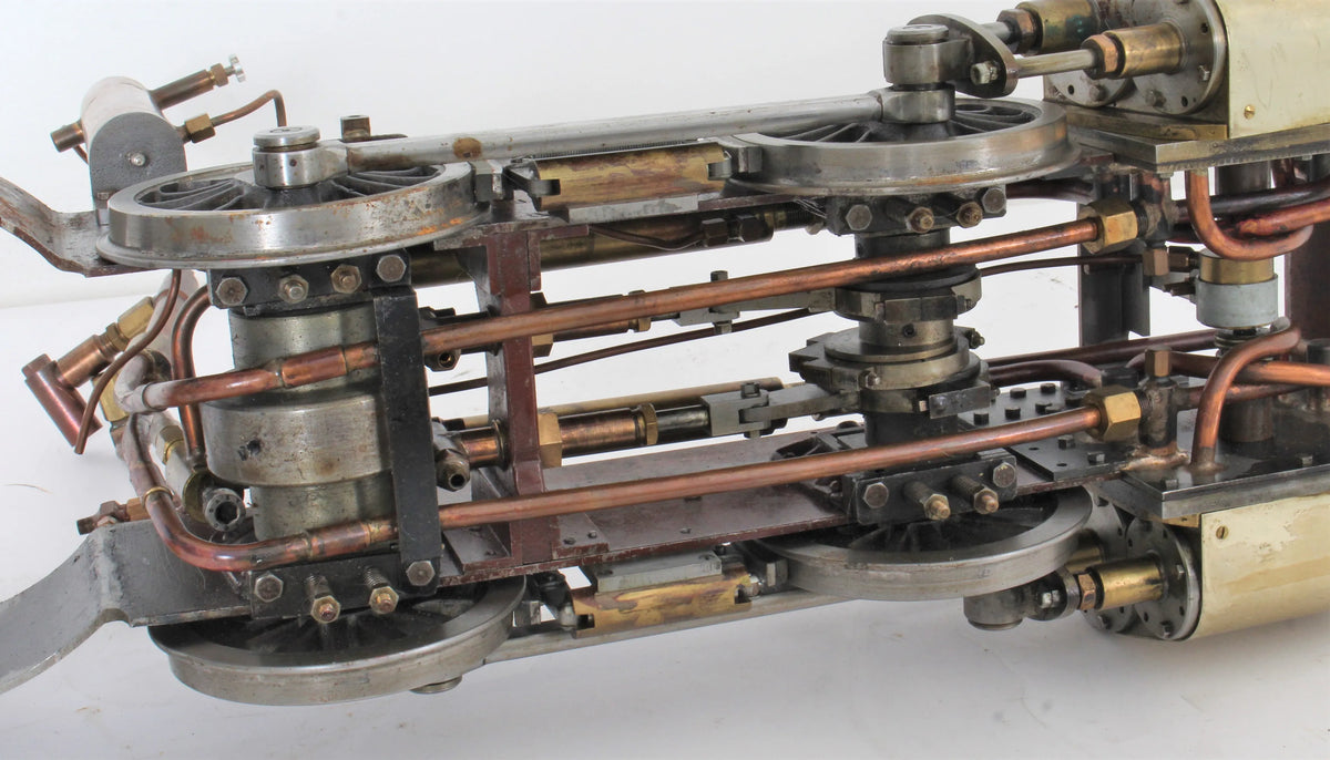 Oscillating cylinder vertical boiler locomotive