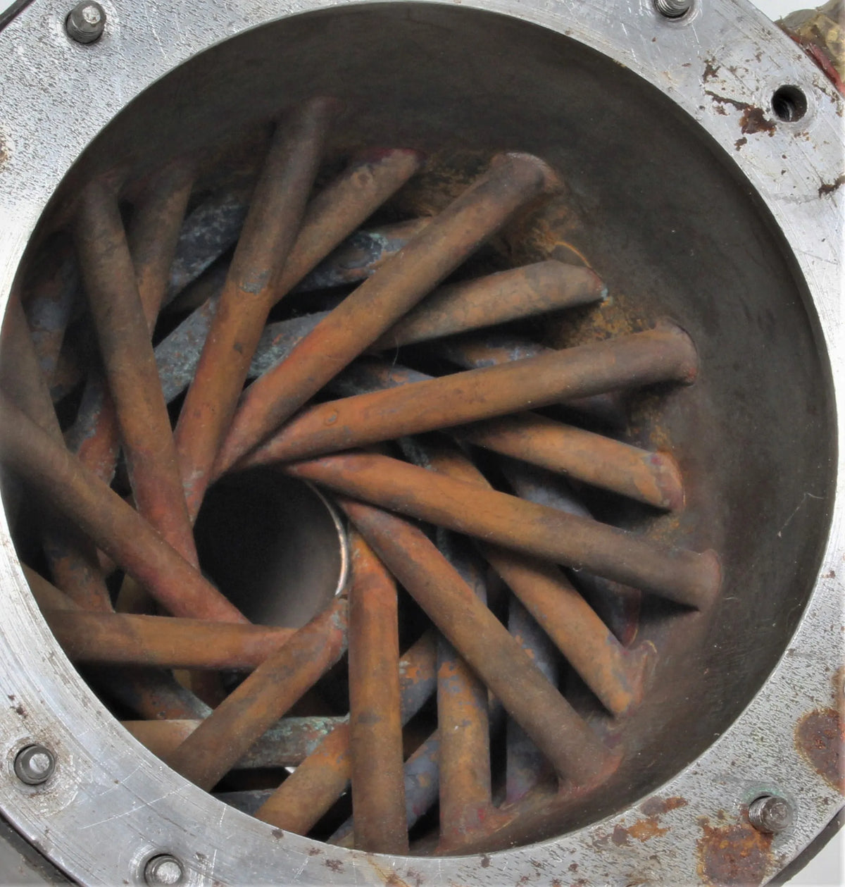 Oscillating cylinder vertical boiler locomotive