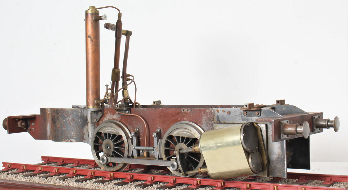 Oscillating cylinder vertical boiler locomotive