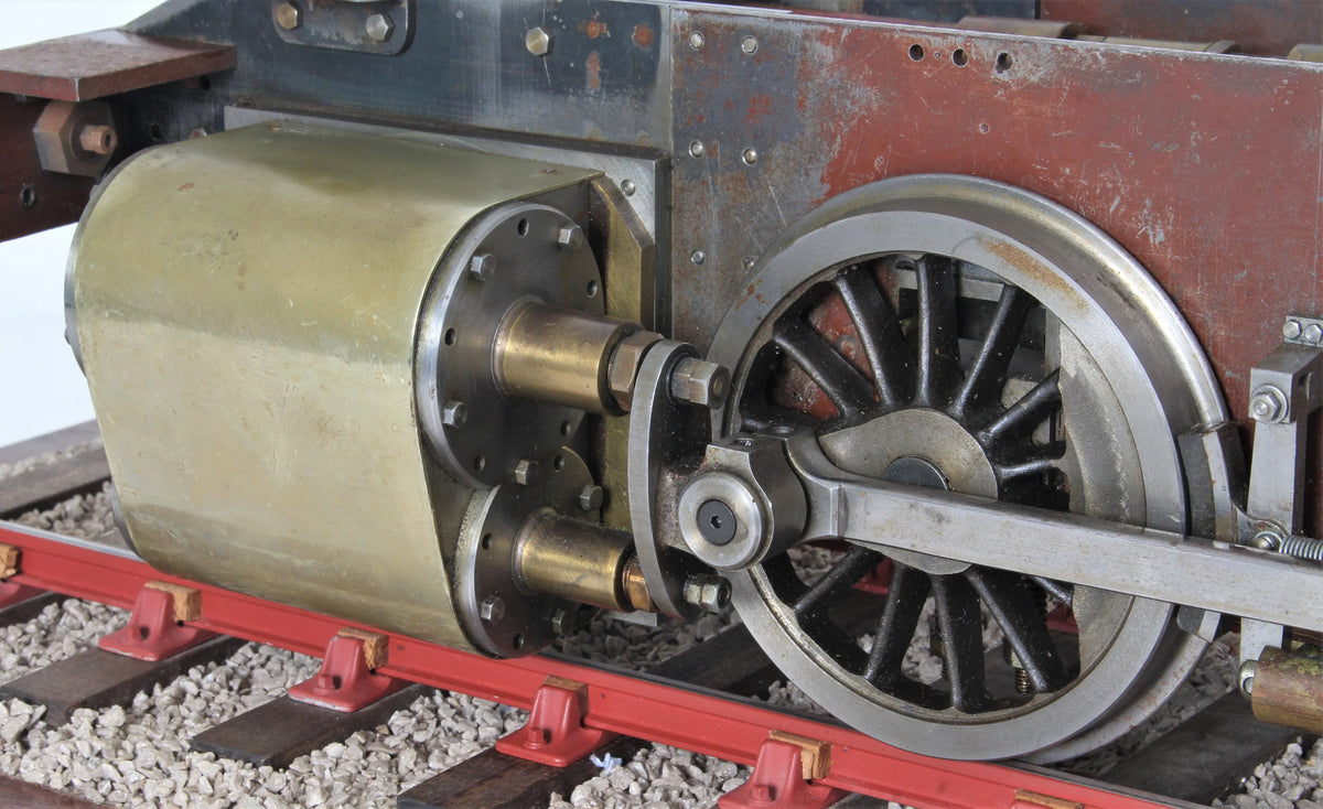 Oscillating cylinder vertical boiler locomotive