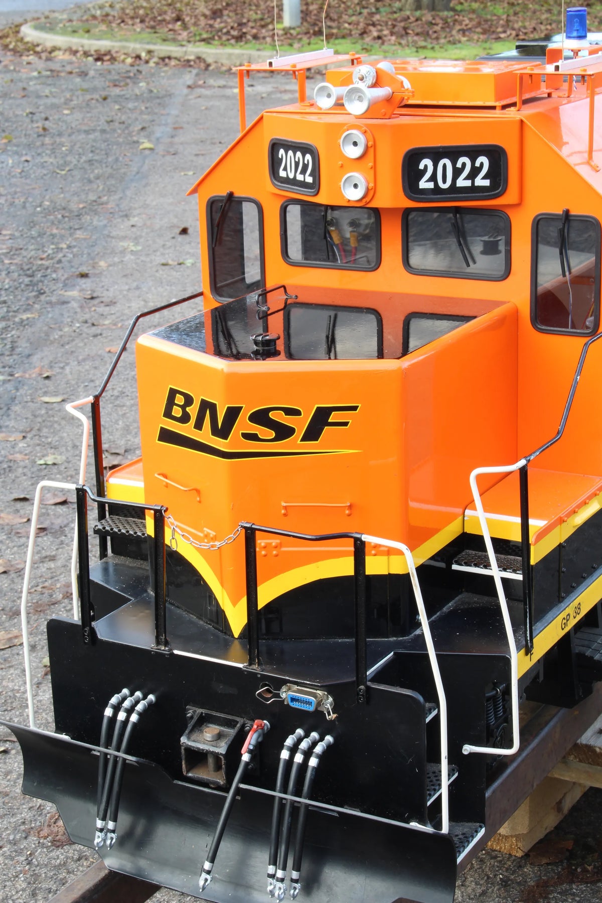 7 1/4 inch gauge GP38 with driving & passenger trucks