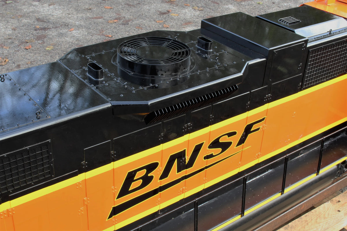 7 1/4 inch gauge GP38 with driving & passenger trucks