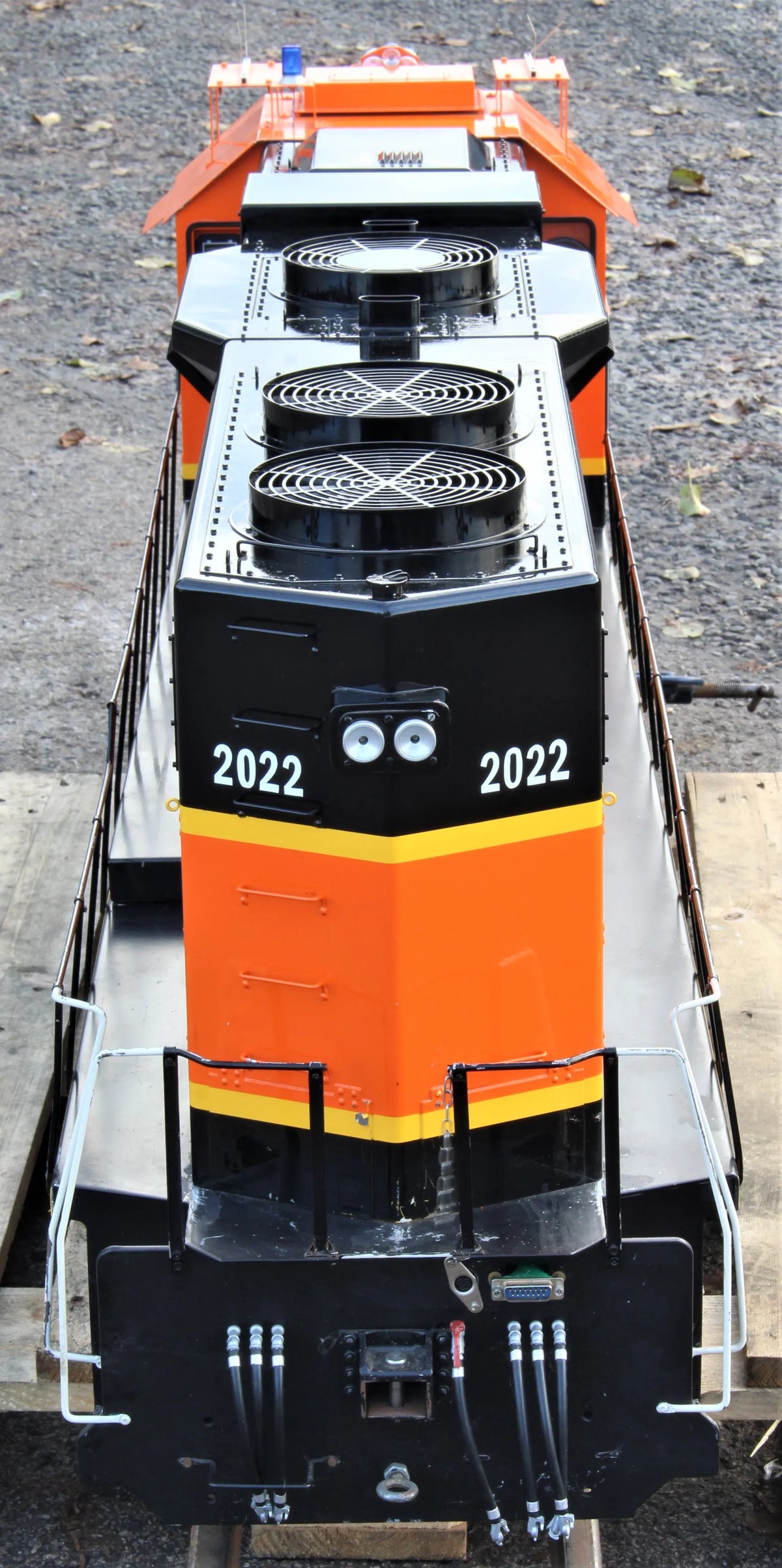 7 1/4 inch gauge GP38 with driving & passenger trucks