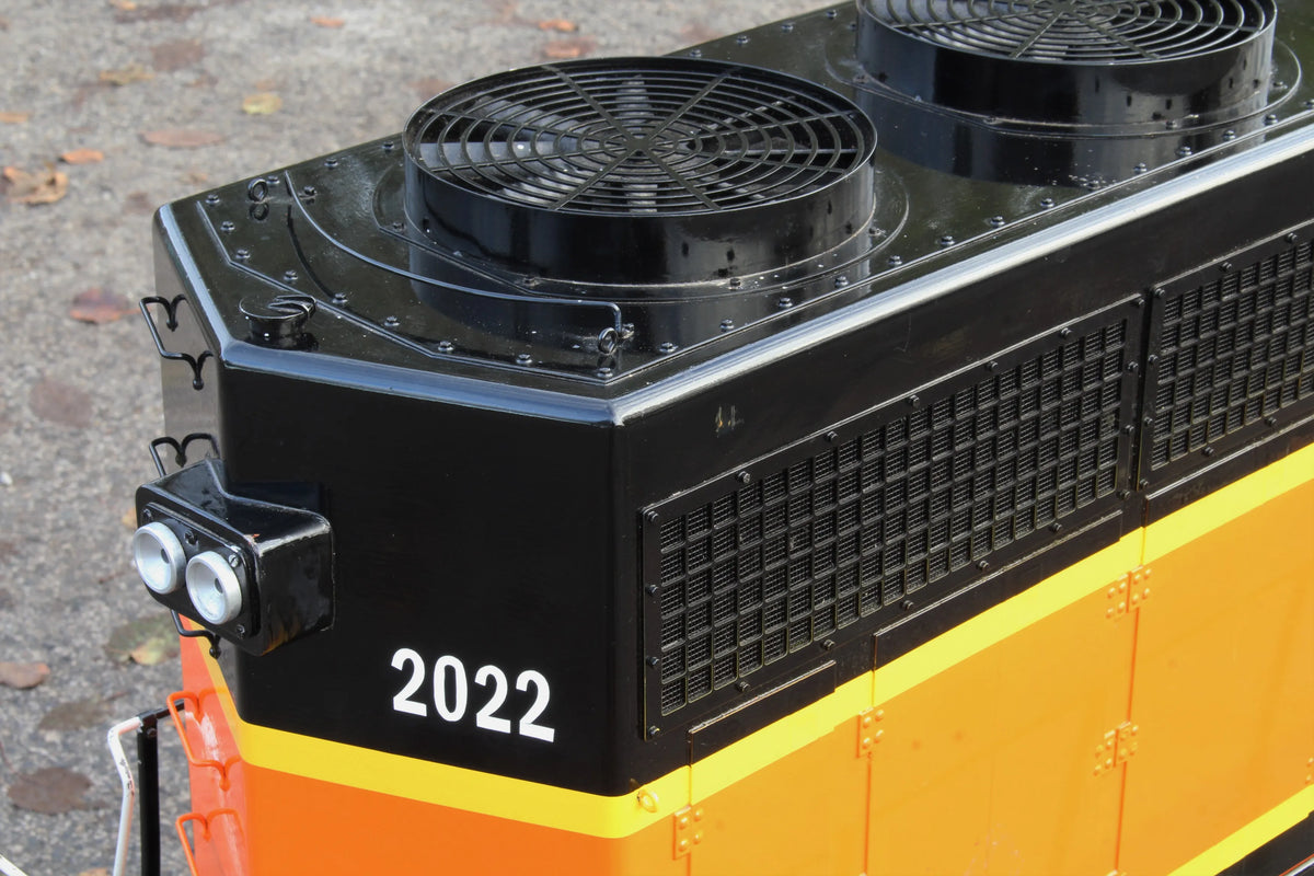 7 1/4 inch gauge GP38 with driving & passenger trucks