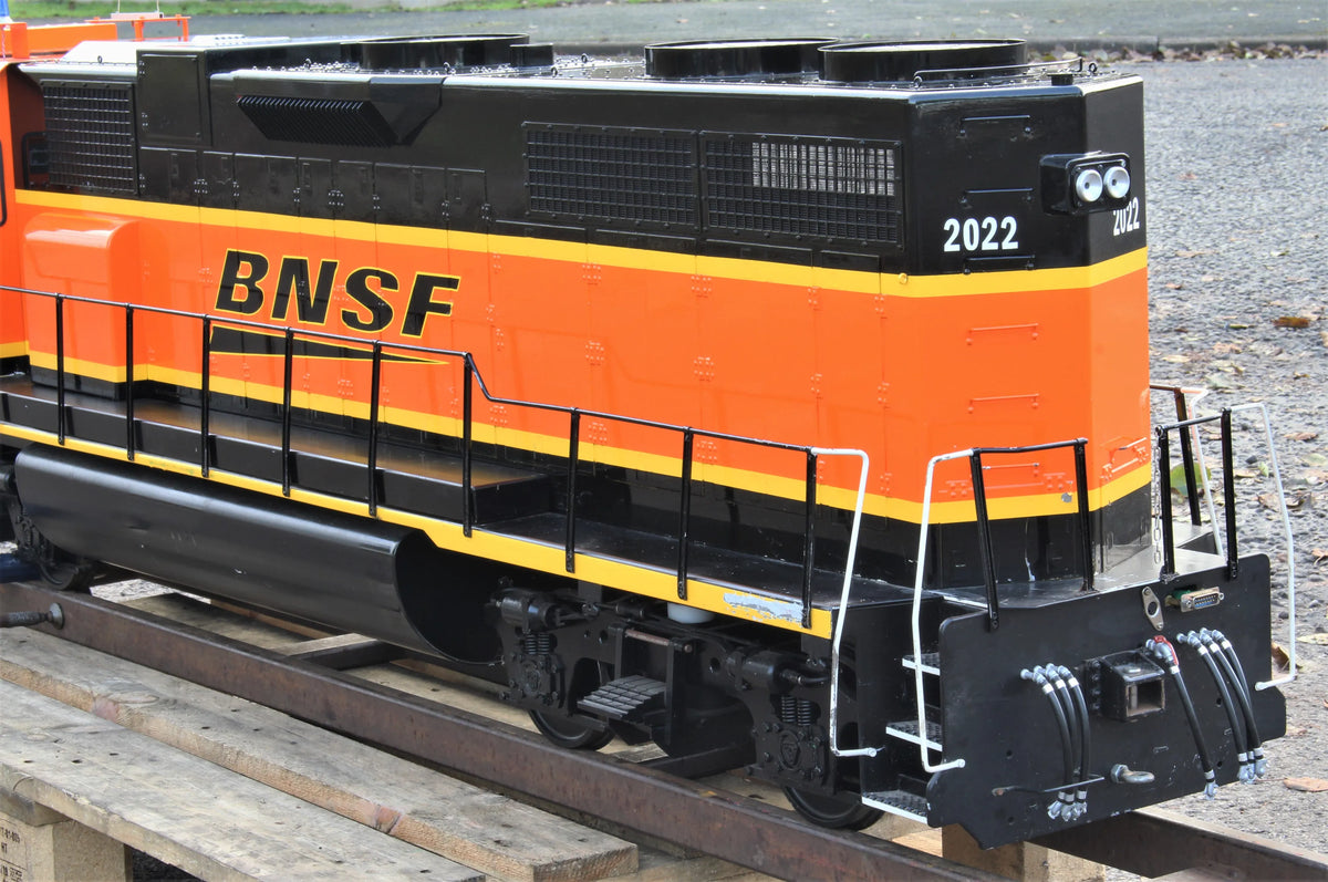 7 1/4 inch gauge GP38 with driving & passenger trucks