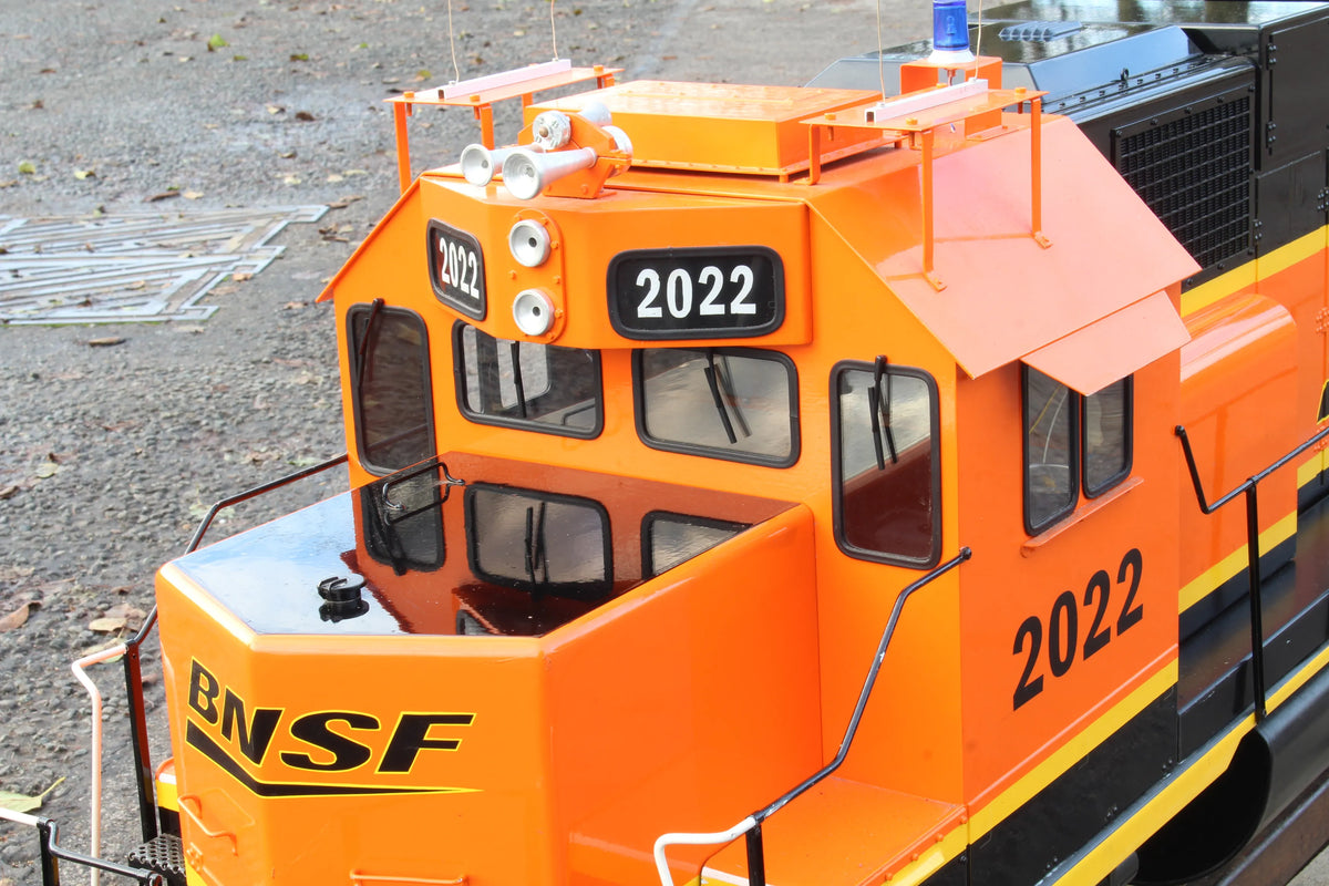 7 1/4 inch gauge GP38 with driving & passenger trucks