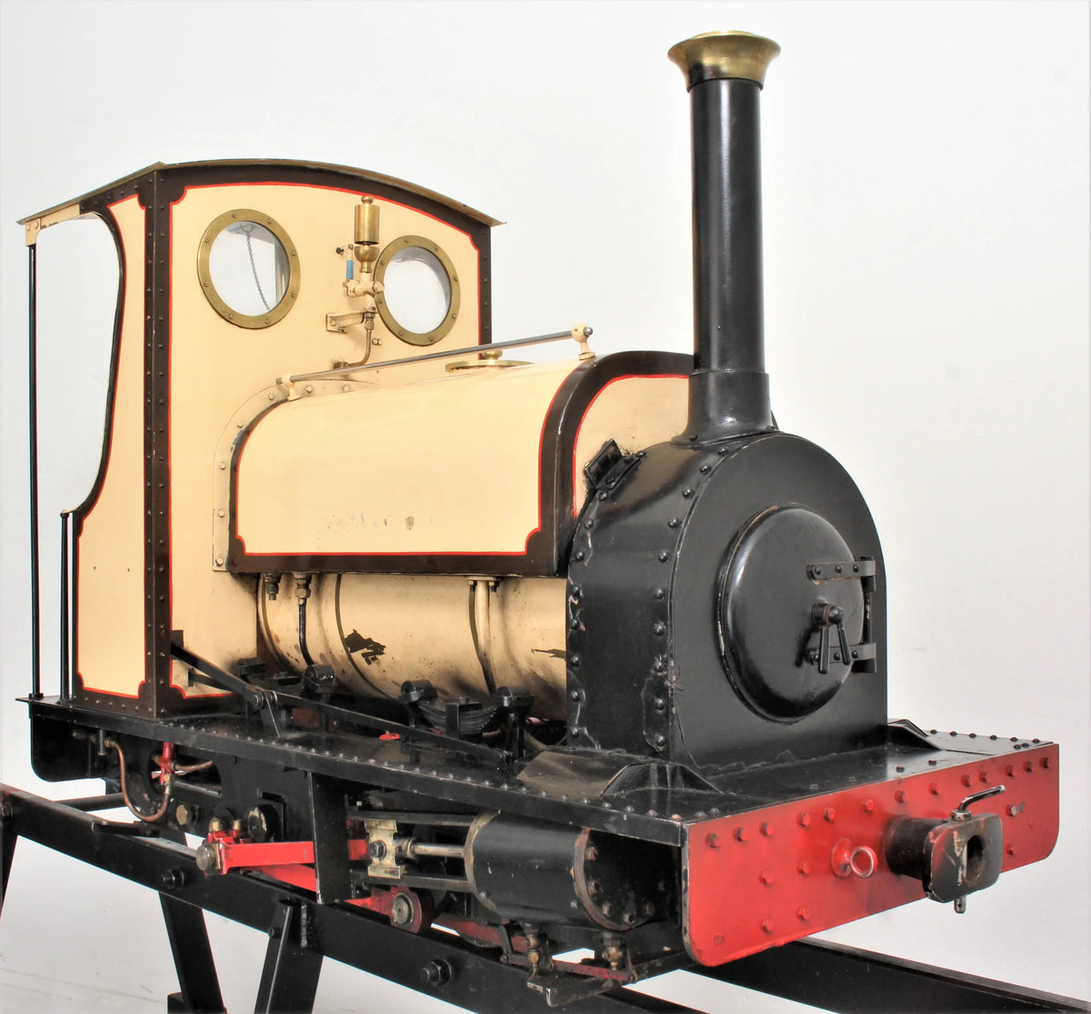 7 1/4 inch gauge 3 inch scale Hunslet 0-4-0ST with driving truck