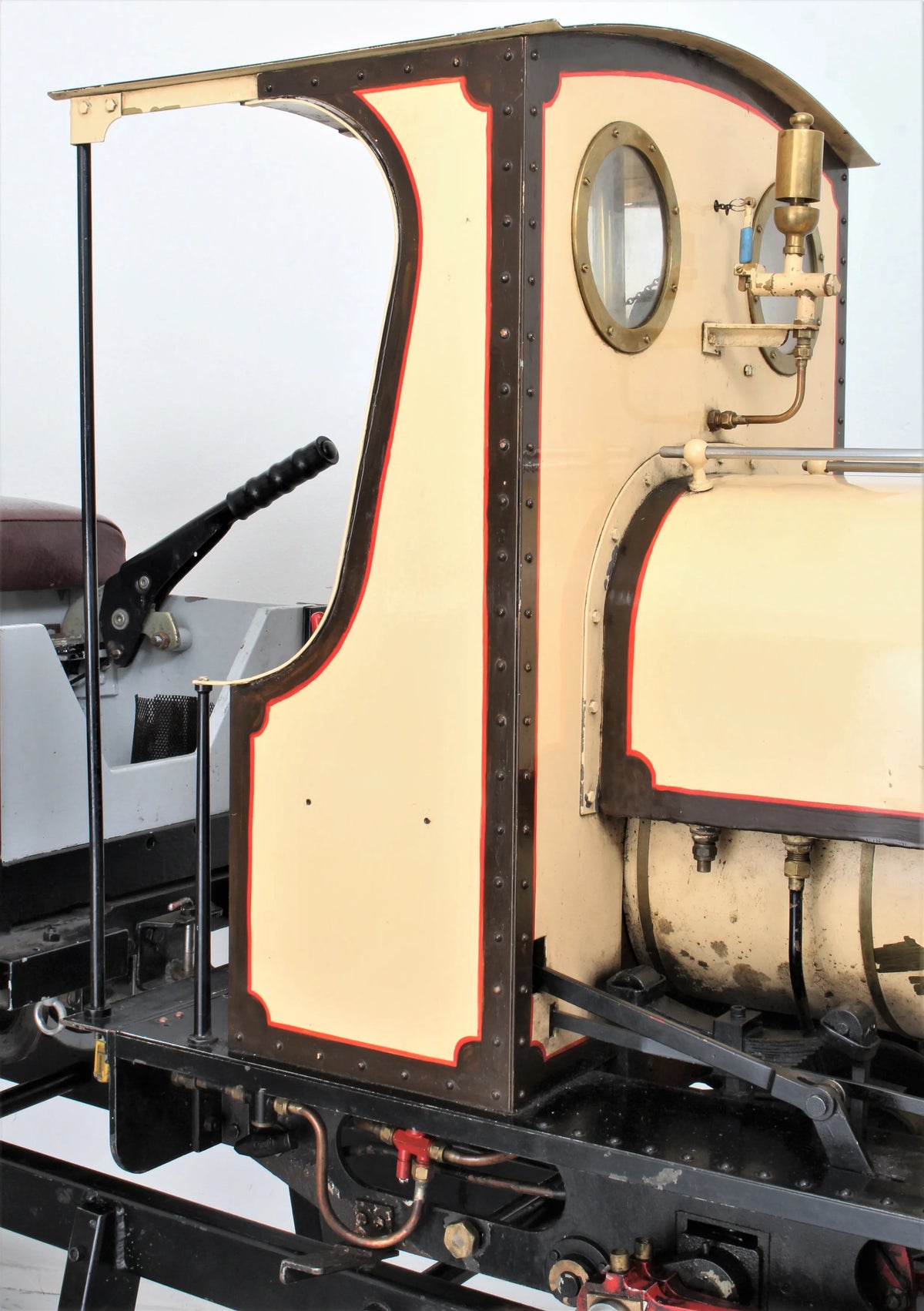 7 1/4 inch gauge 3 inch scale Hunslet 0-4-0ST with driving truck