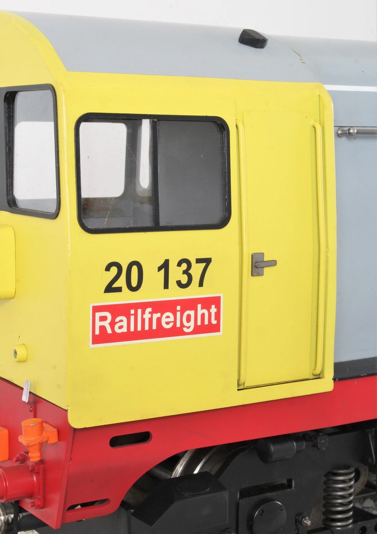 5 inch gauge 17D Class 20 battery electric