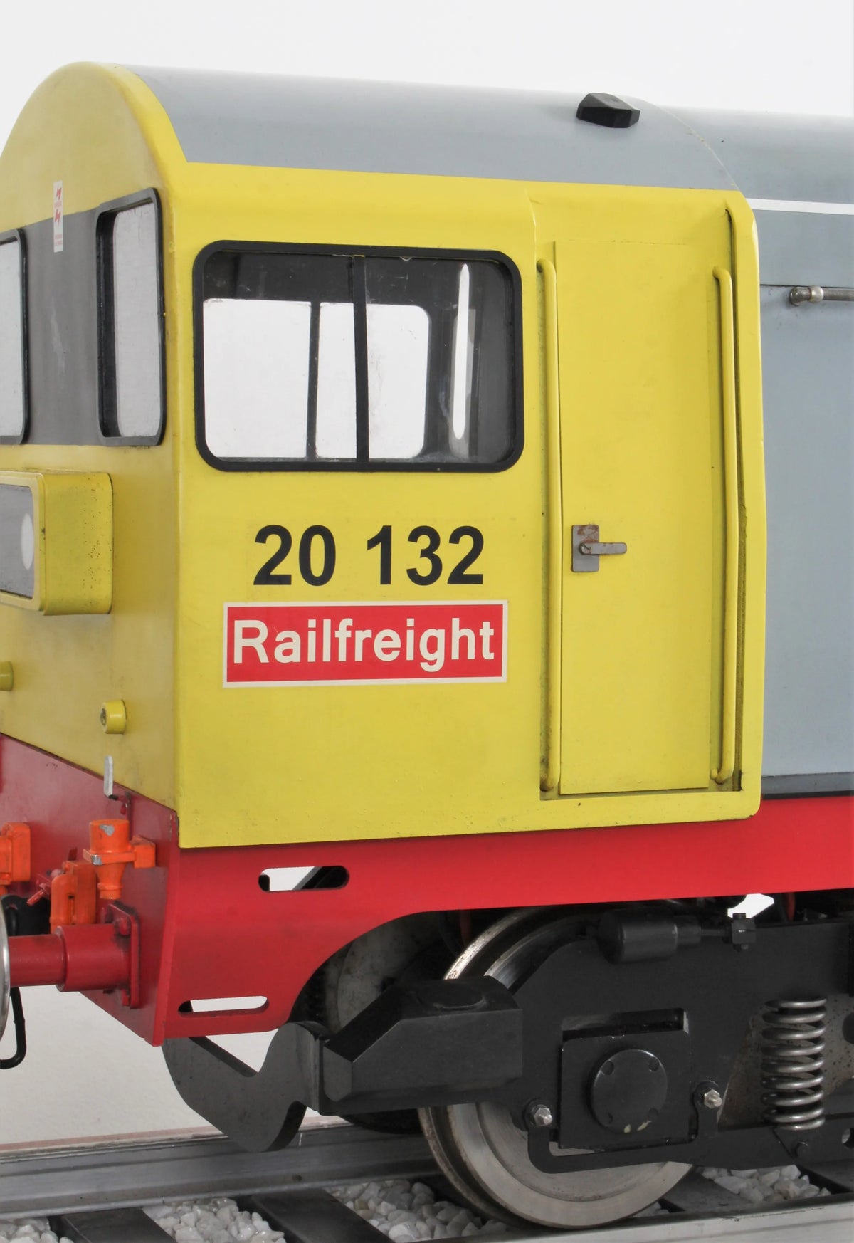 5 inch gauge 17D Class 20 battery electric