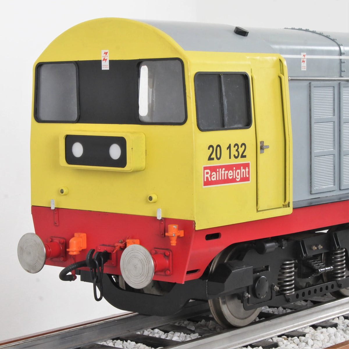 5 inch gauge 17D Class 20 battery electric