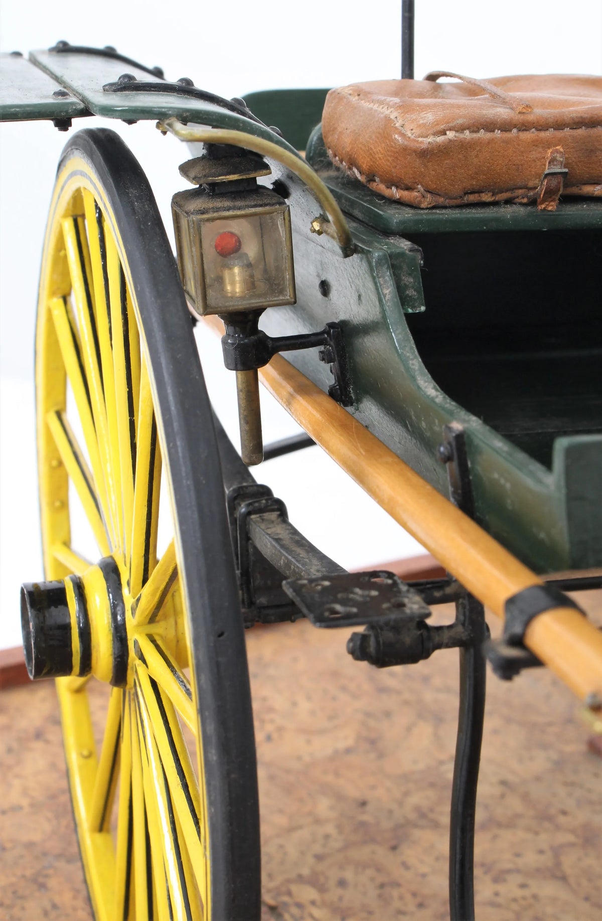 Model horse-drawn Ralli car
