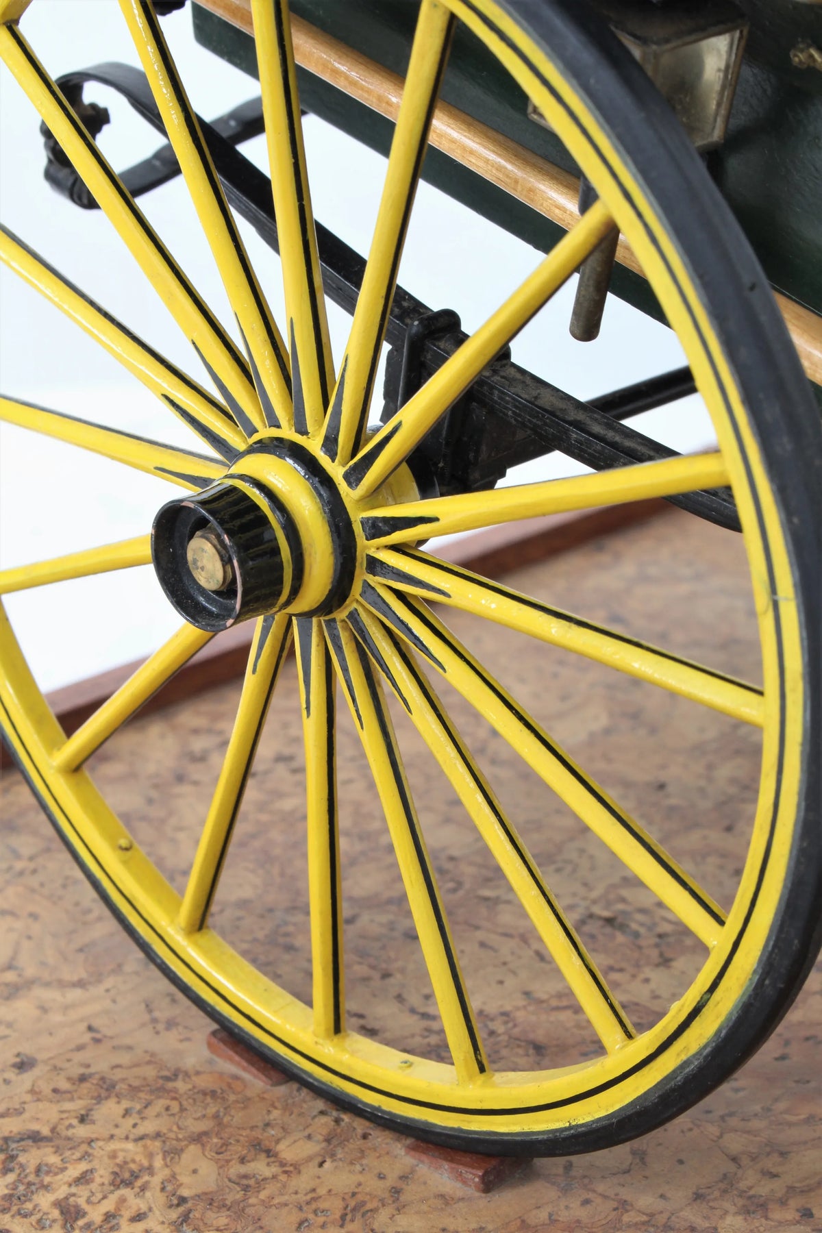 Model horse-drawn Ralli car
