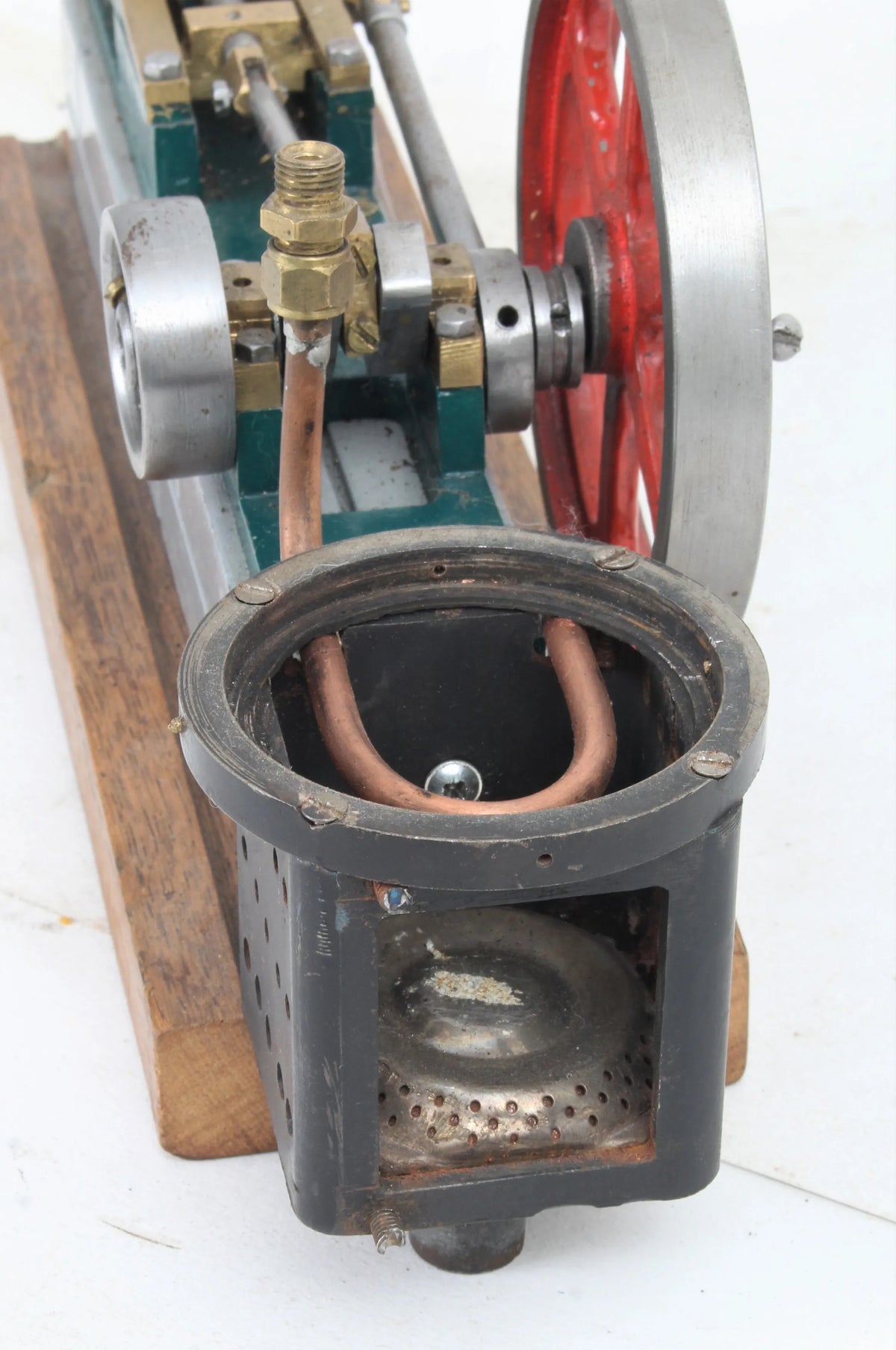 Horizontal mill engine