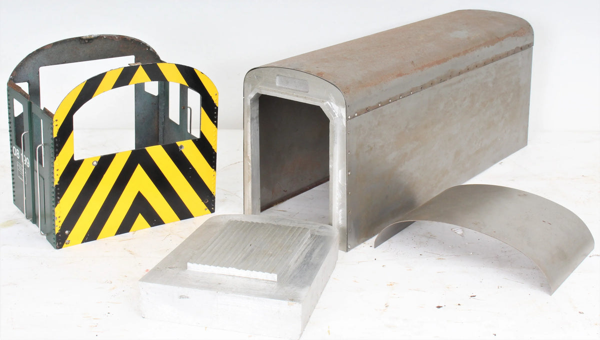 5 inch gauge Class 08 battery-electric