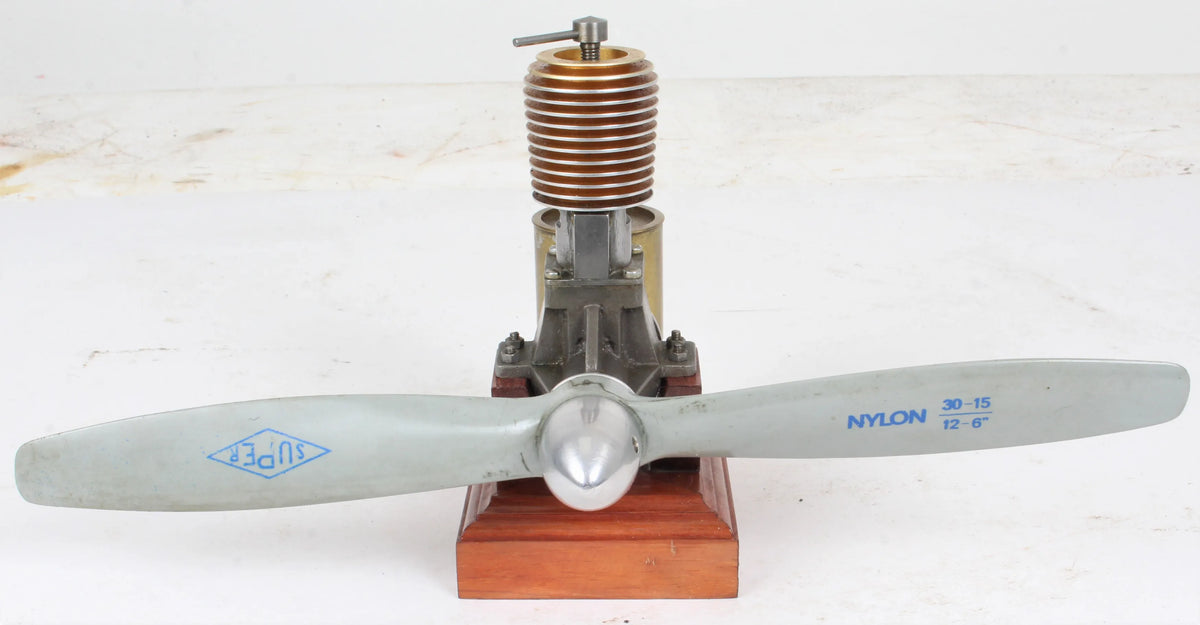 Model aircraft diesel engine