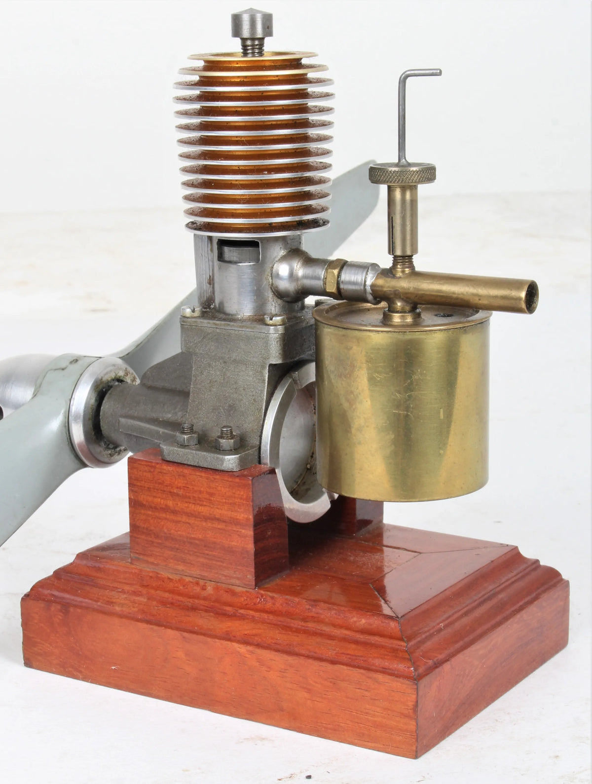 Model aircraft diesel engine