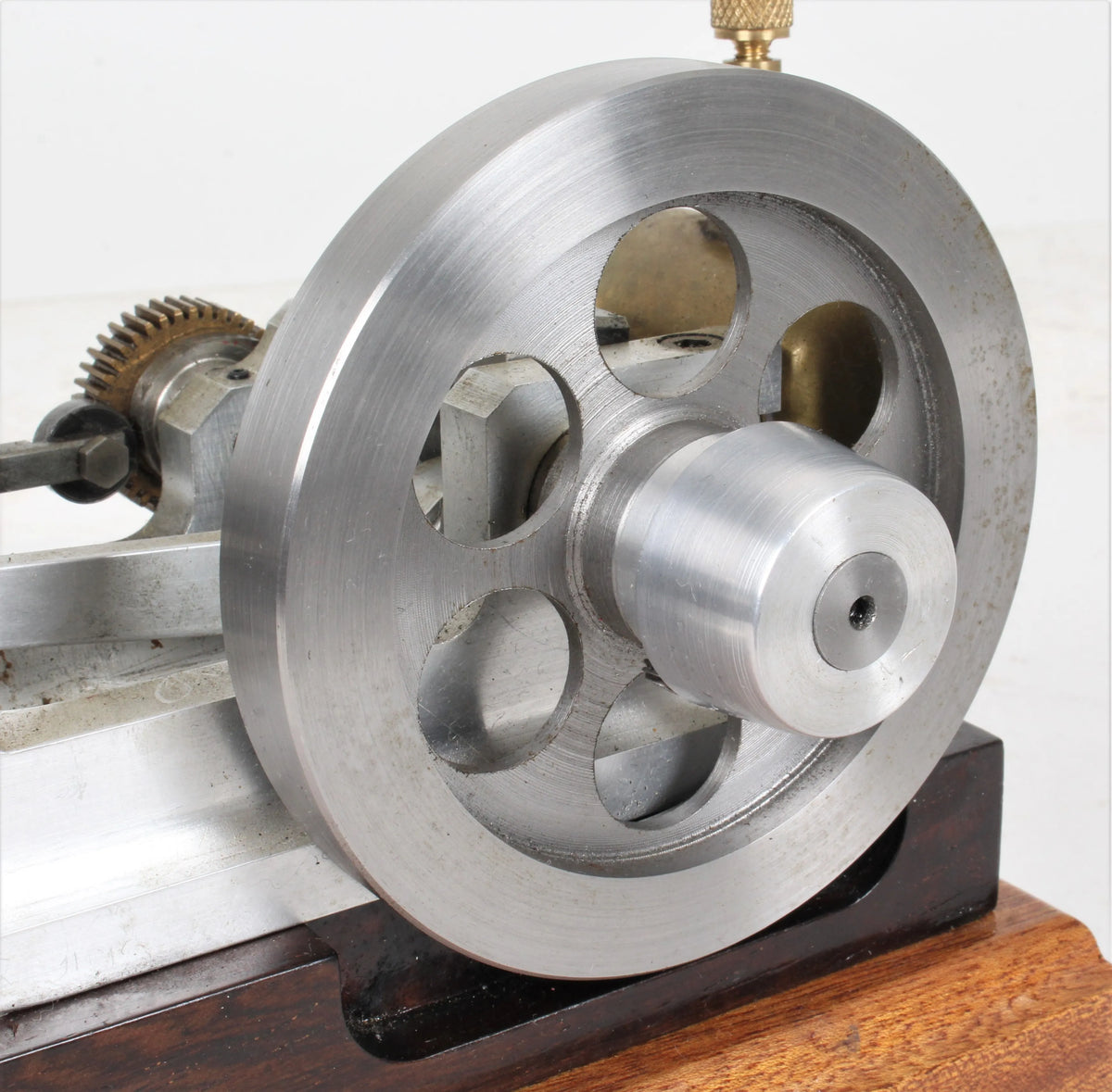 Small model open crank IOE engine