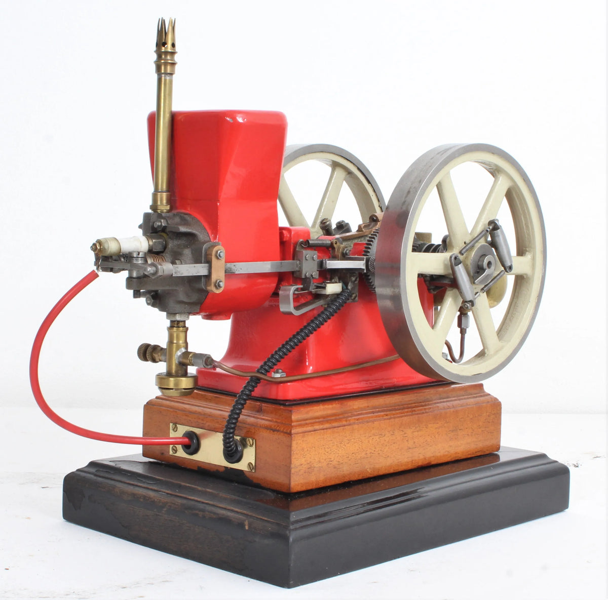 Water-cooled hit & miss engine
