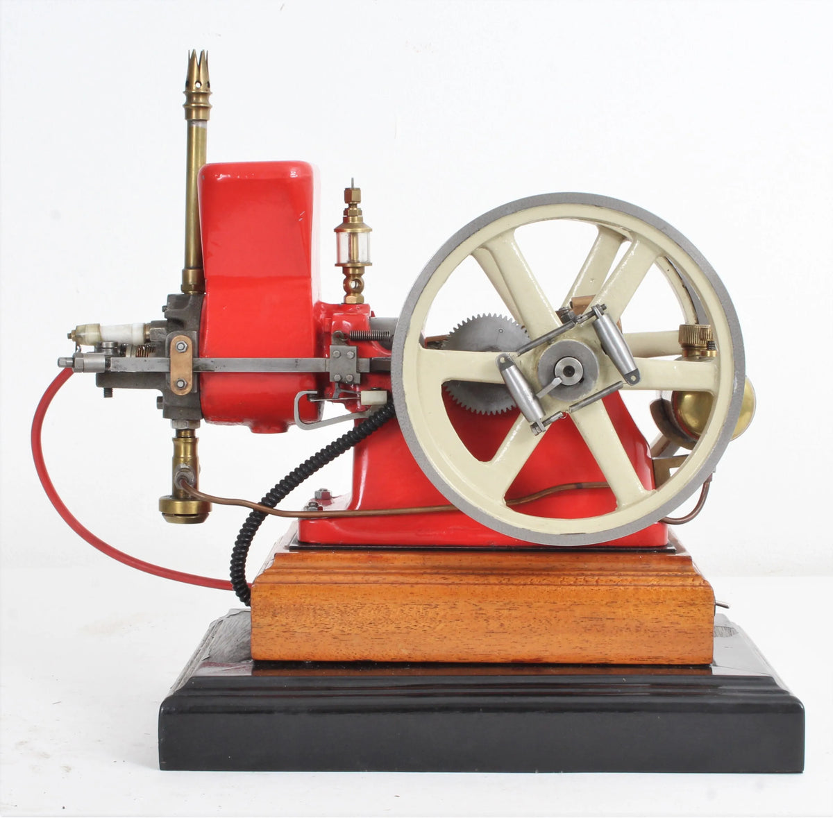 Water-cooled hit & miss engine