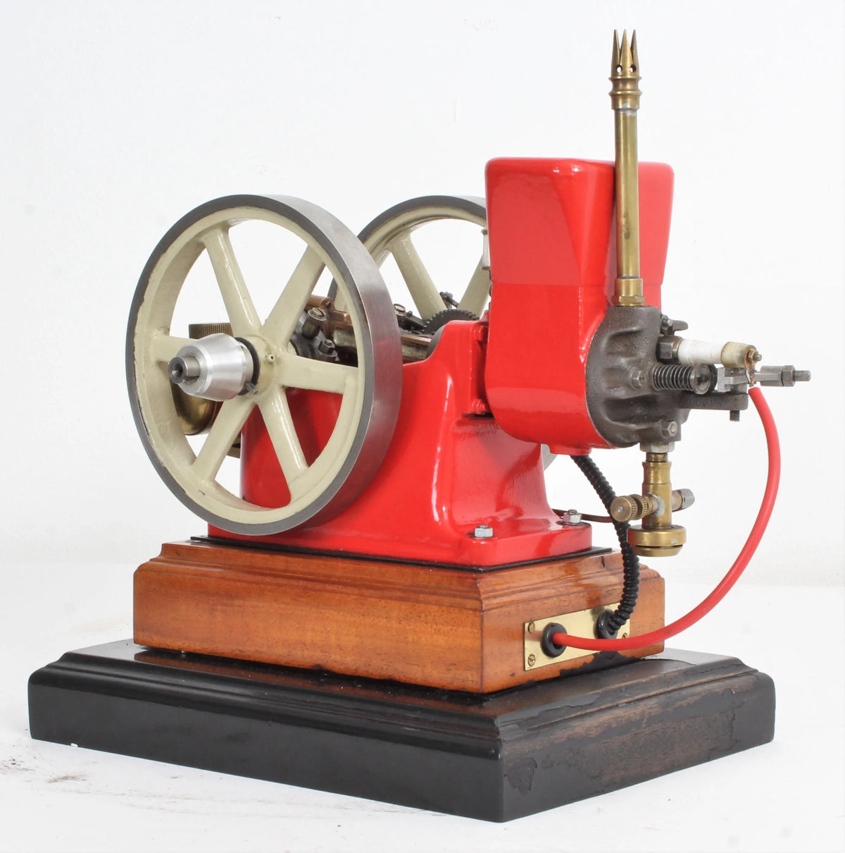 Water-cooled hit & miss engine