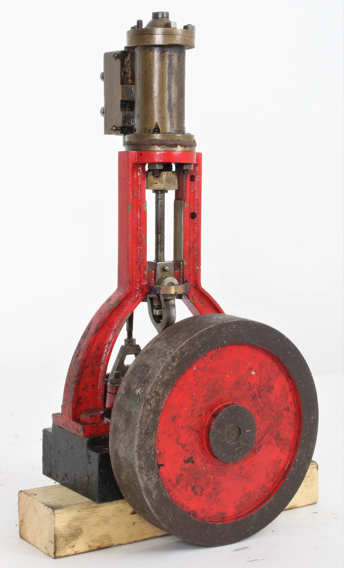Vintage vertical engine