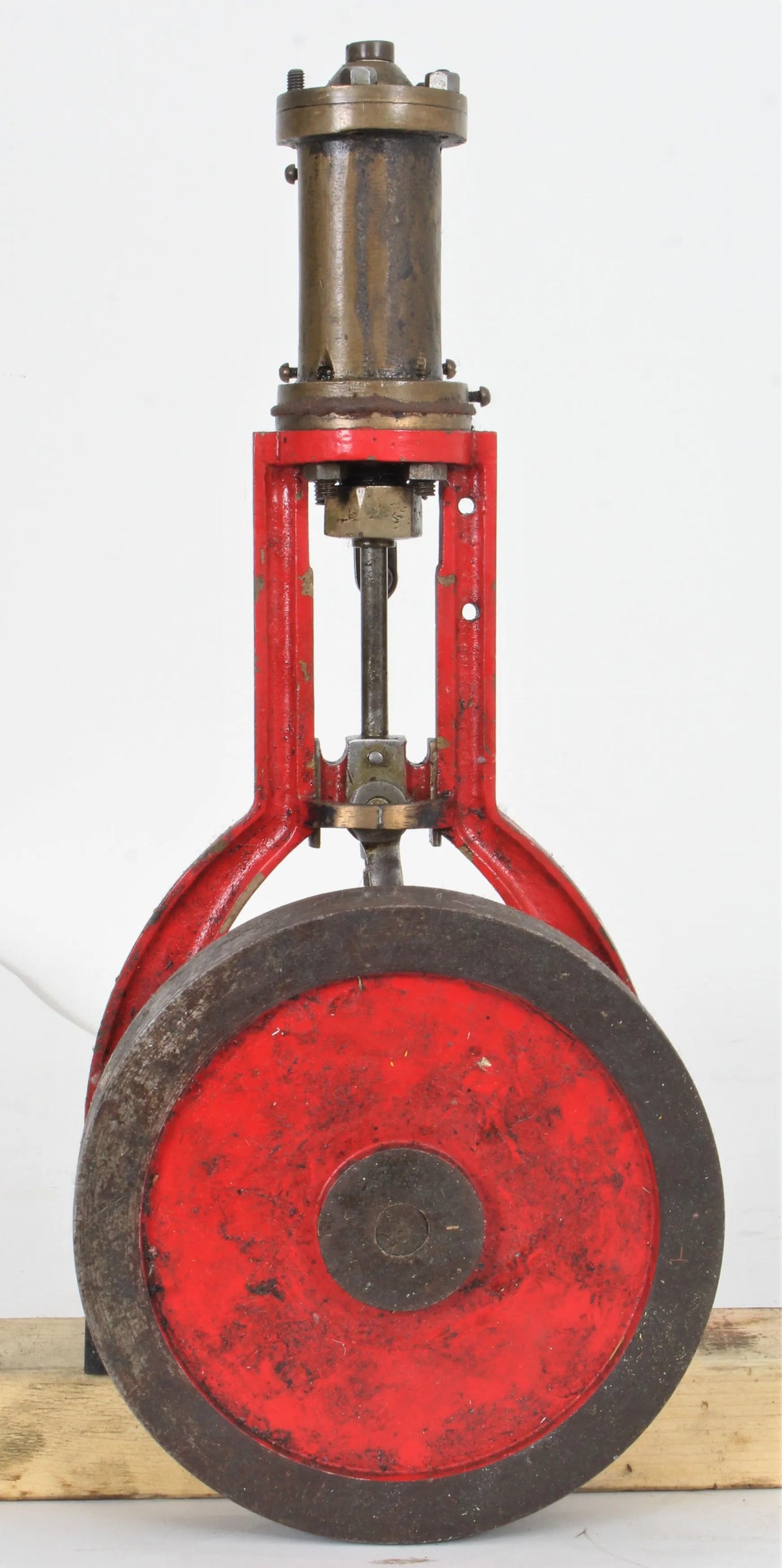 Vintage vertical engine
