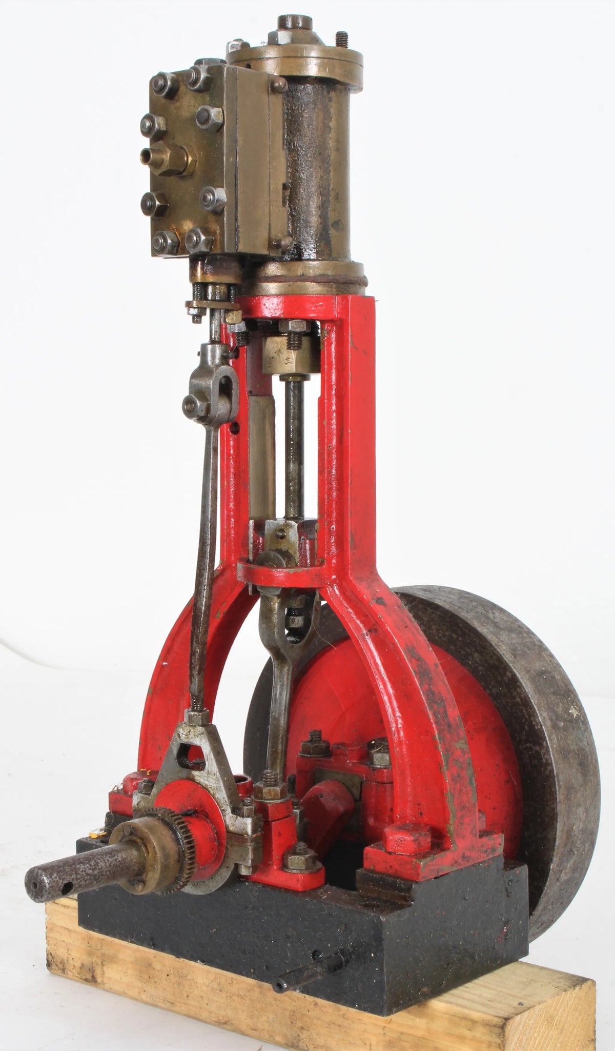 Vintage vertical engine