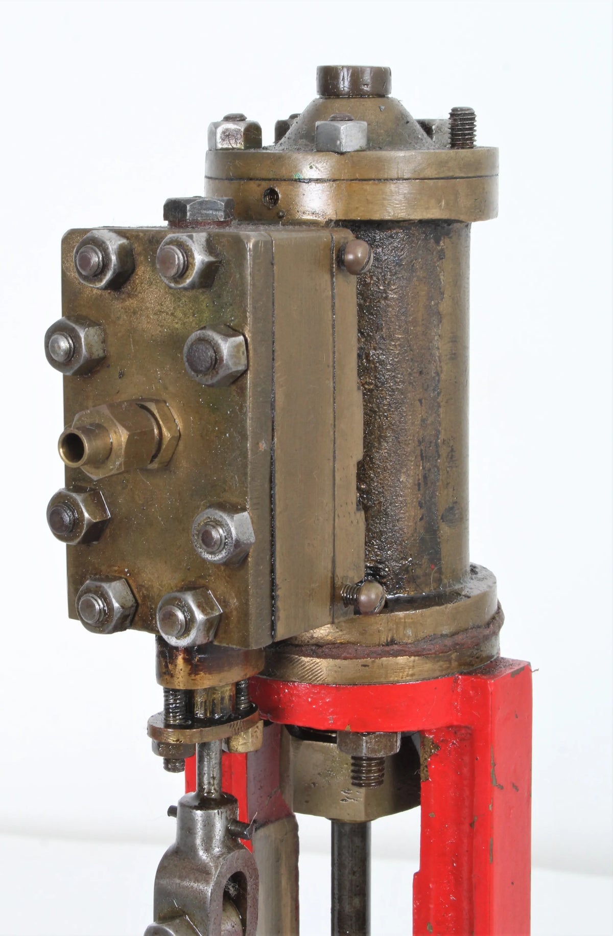Vintage vertical engine