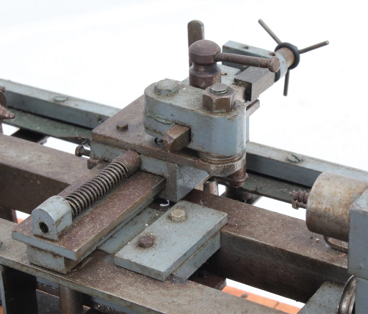 Model lathe with copy attachment