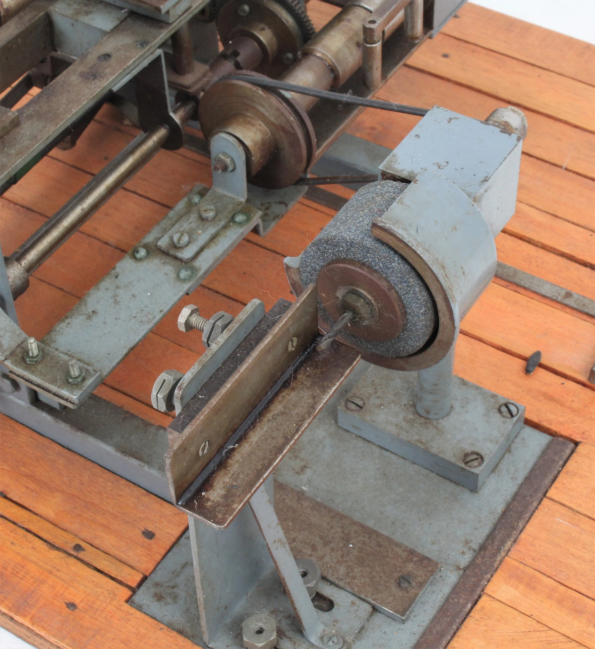 Model lathe with copy attachment