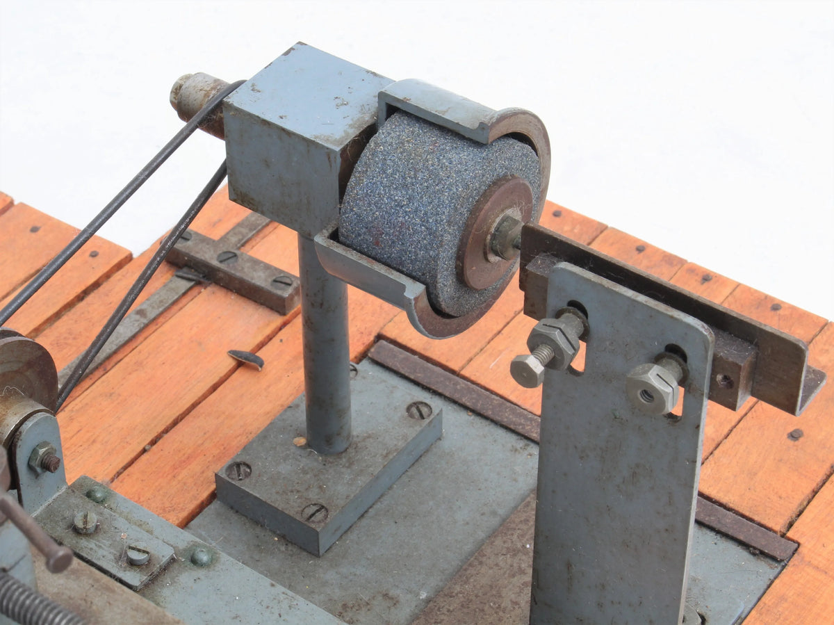Model lathe with copy attachment