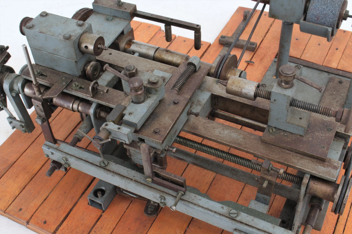 Model lathe with copy attachment