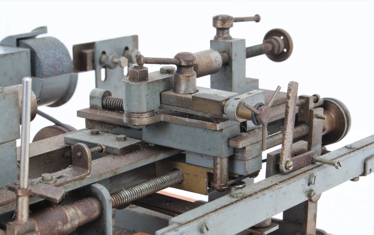 Model lathe with copy attachment