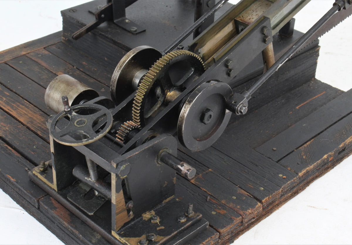 Model reciprocating saw