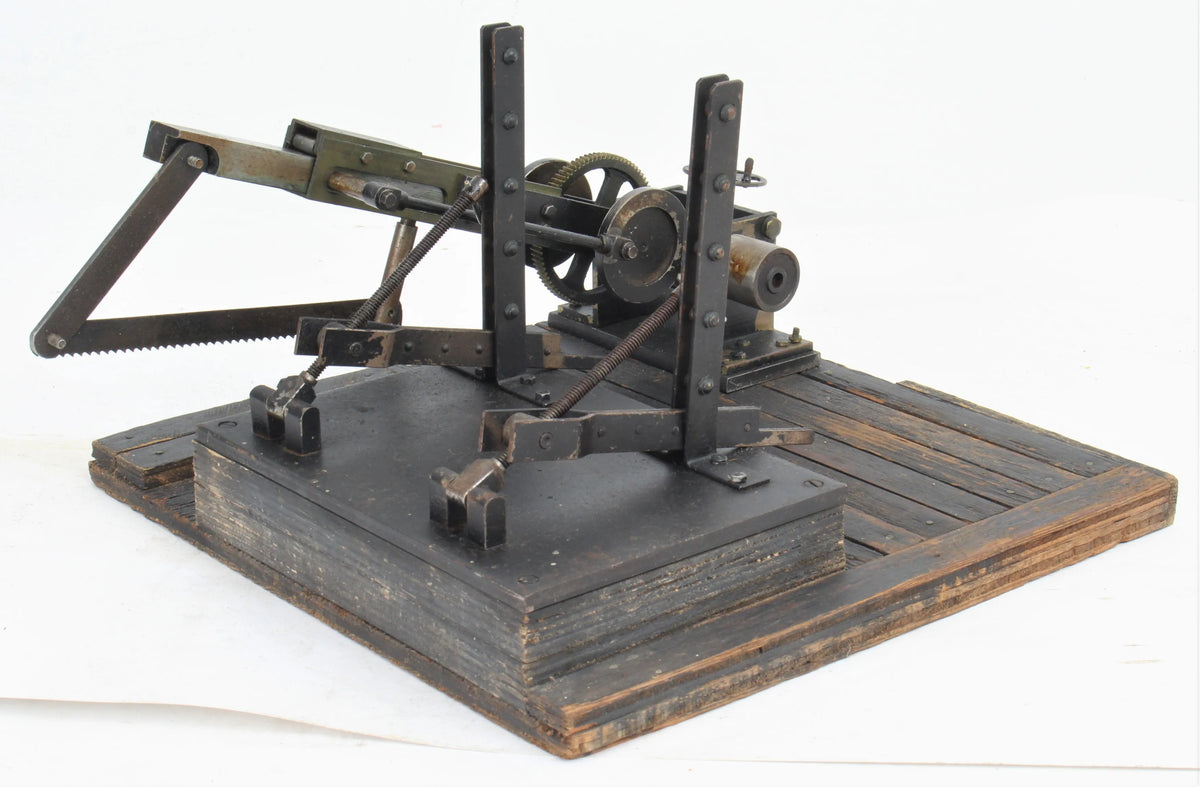 Model reciprocating saw