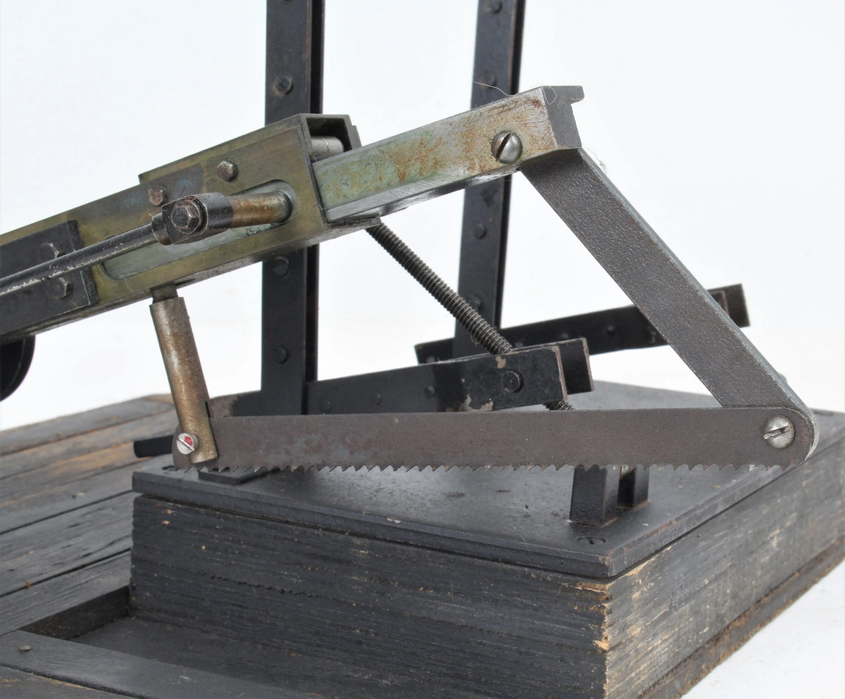 Model reciprocating saw