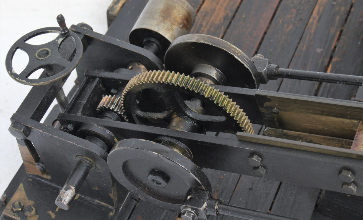Model reciprocating saw